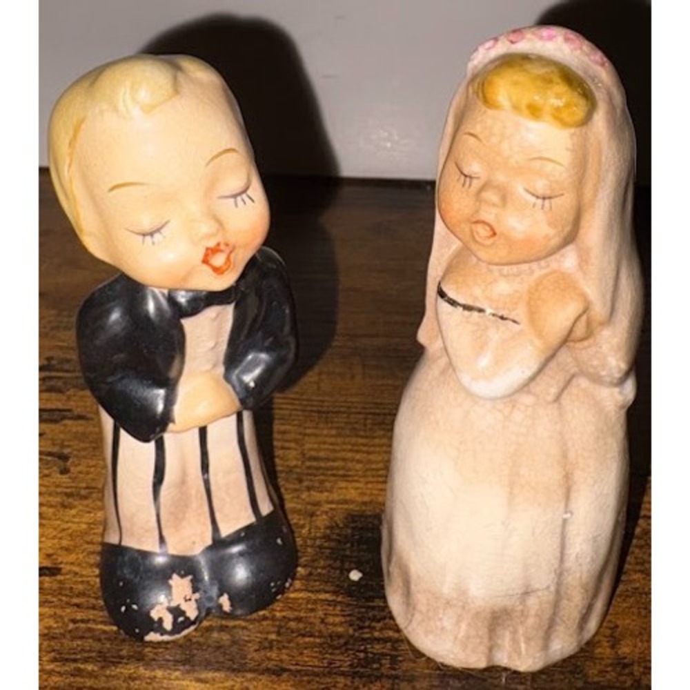 Vintage Napco Bride and Groom Kissing Salt and Pepper Shakers S689 Ceramic Set